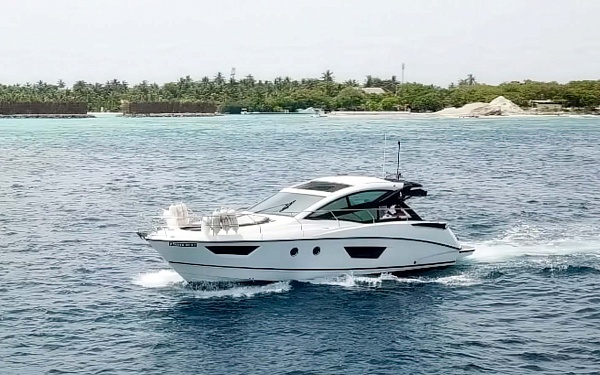 Аренда яхты Beneteau Gran Turismo 40 на Мальдивах